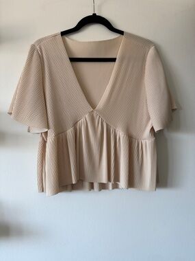 Shein|Cream V-Neck Pleated Peplum Crop Top|Large|Like New